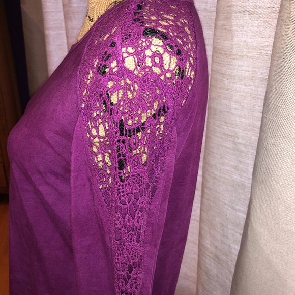 EUC CROCHET SLEEVE TOP - Picture 5 of 5